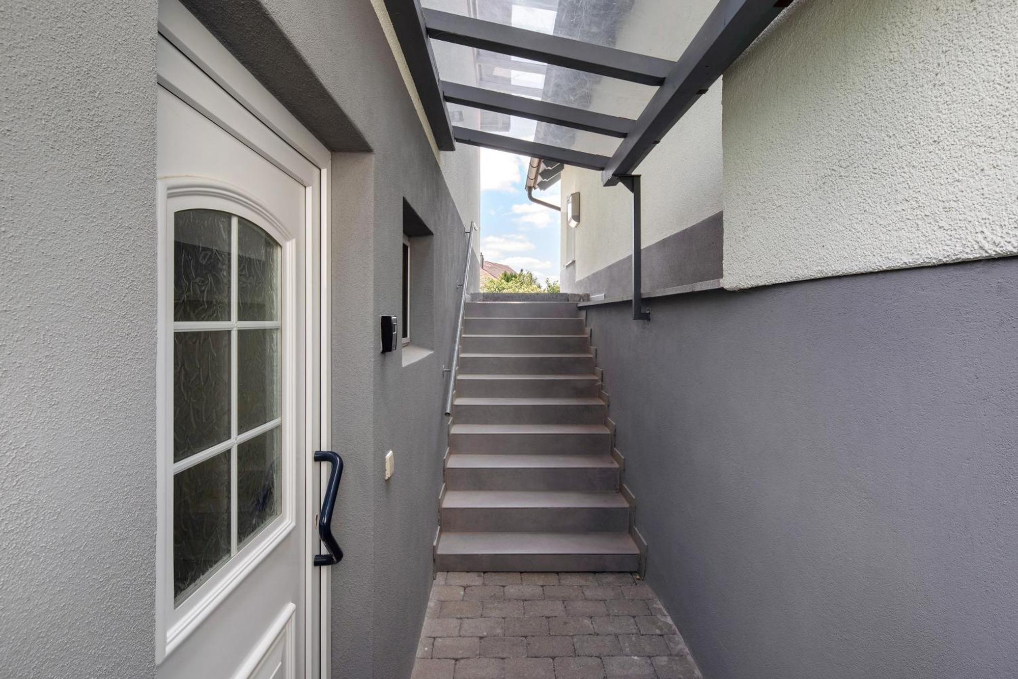 Ferienwohnung Emilia, 36Qm มึนซิงเงน ภายนอก รูปภาพ